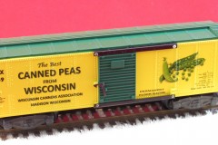 Canned Peas, 40' Steel Boxcar, uses TCP-021 Santa Fe Yellow and TCP-078 REA Green